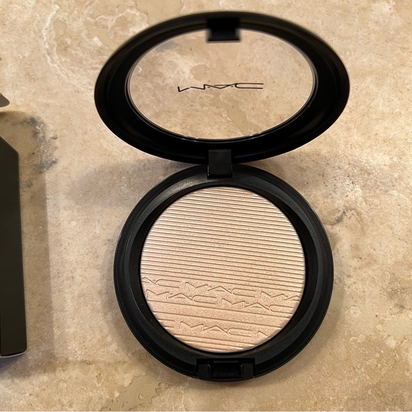 Mac Highlighter - Double Gleam - Picture 2 of 8